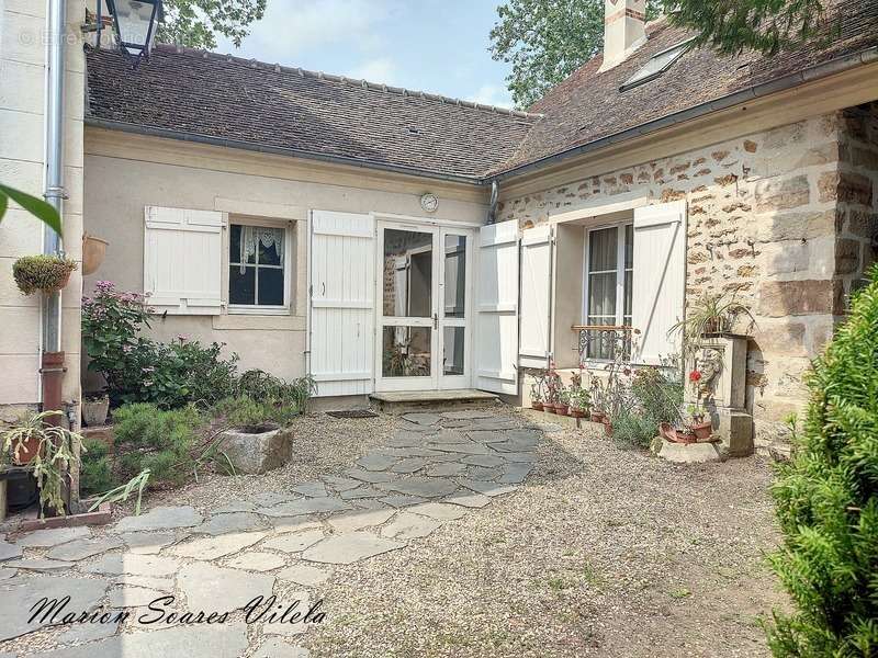 Maison à CHAUMES-EN-BRIE