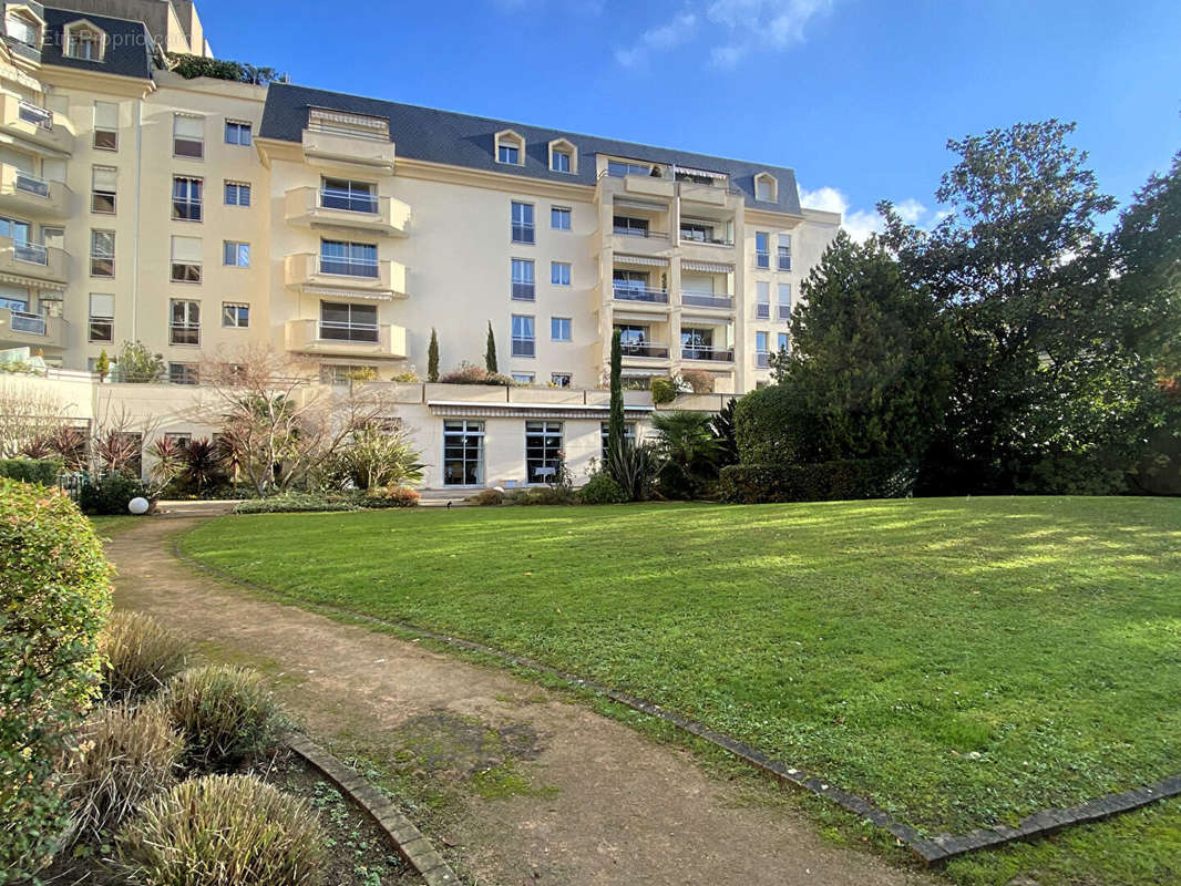 Appartement à NOGENT-SUR-MARNE