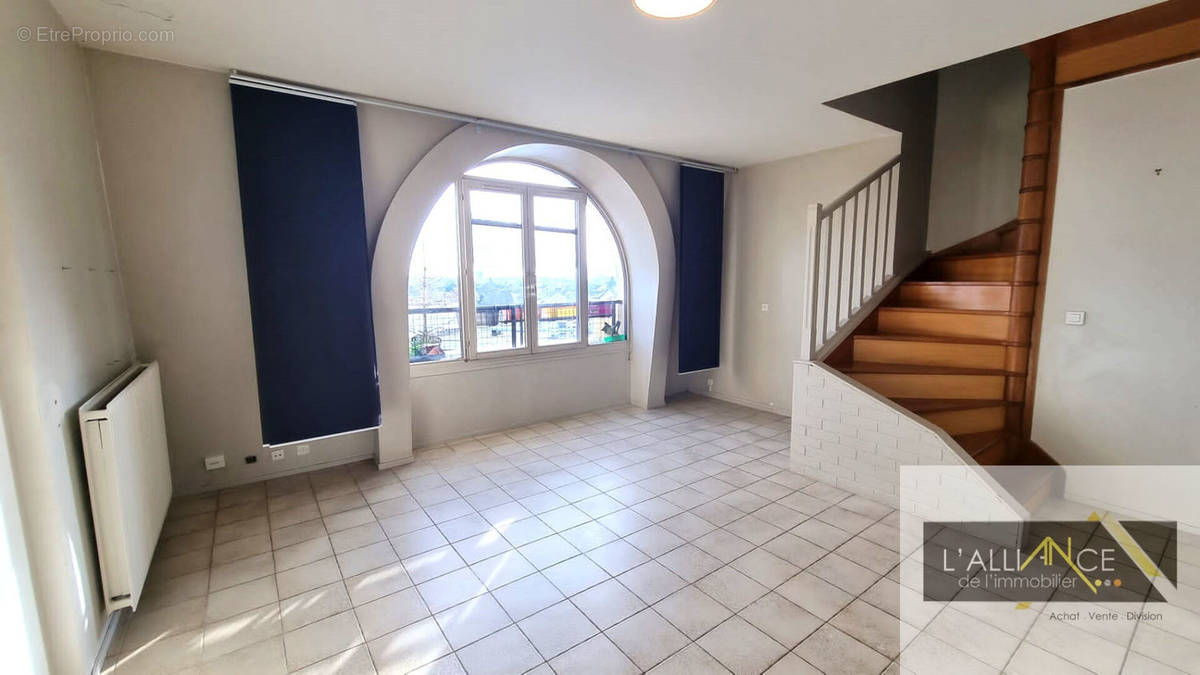 Appartement à SARTROUVILLE