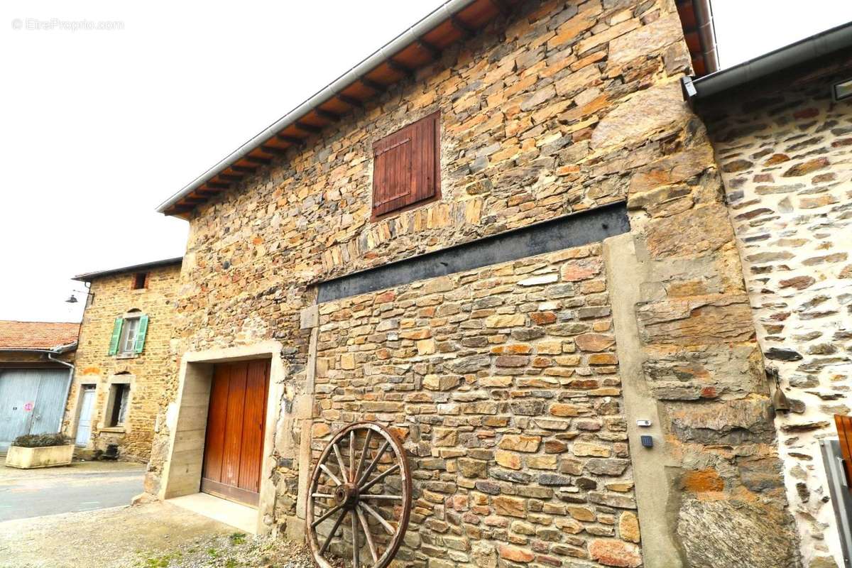 Maison à SAINT-MARTIN-EN-HAUT