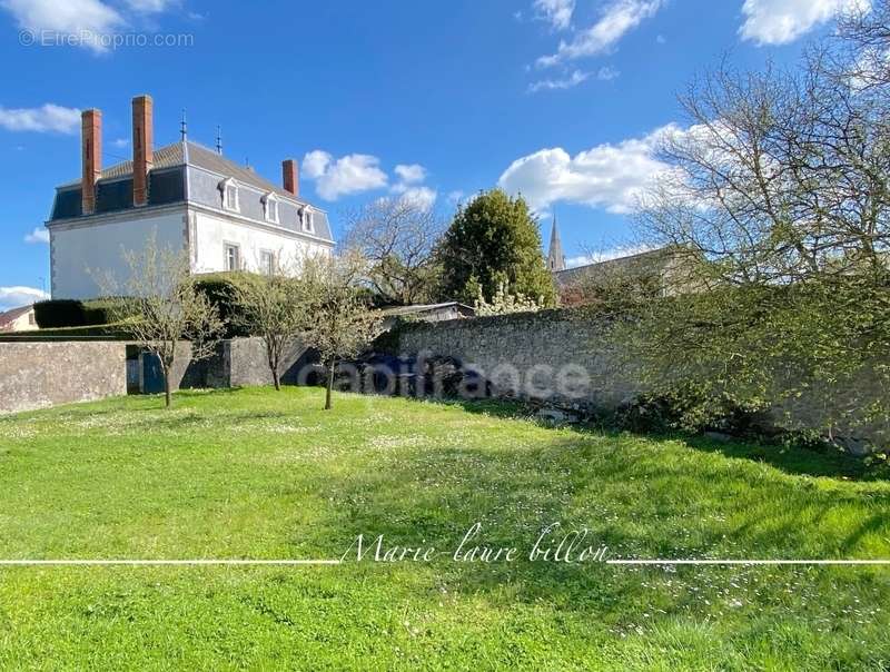 Maison à NUEIL-LES-AUBIERS