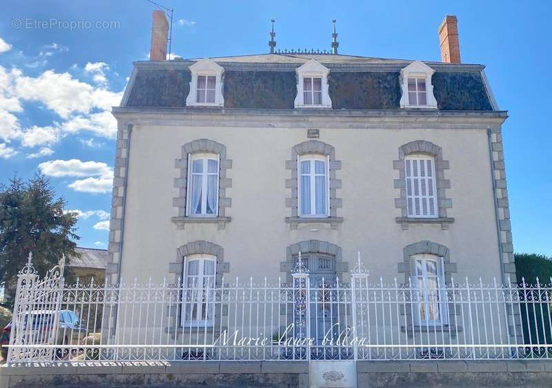 Maison à NUEIL-LES-AUBIERS