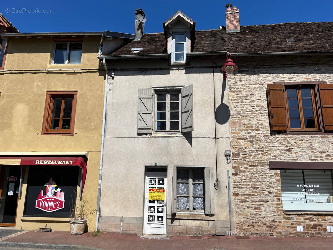 Maison à COUSSAC-BONNEVAL