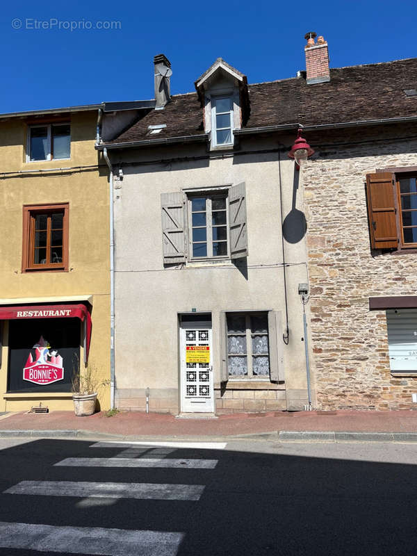 Maison à COUSSAC-BONNEVAL