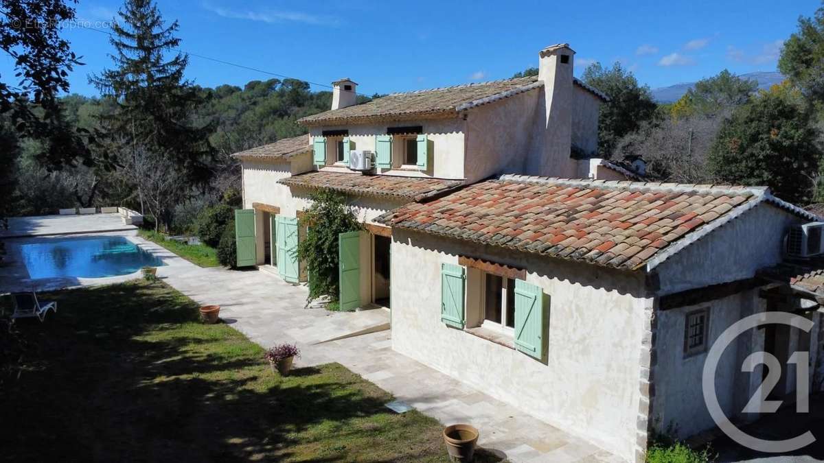 Maison à ROQUEFORT-LES-PINS