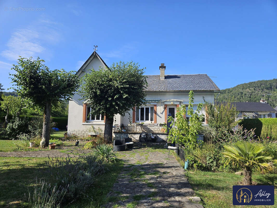 Maison à CHAMPS-SUR-TARENTAINE-MARCHAL