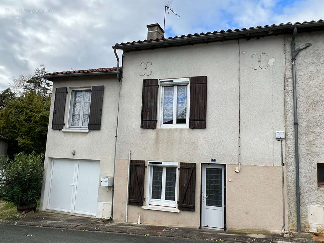 Maison à CHARROUX