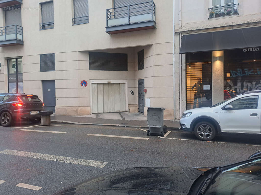 Parking à LYON-6E