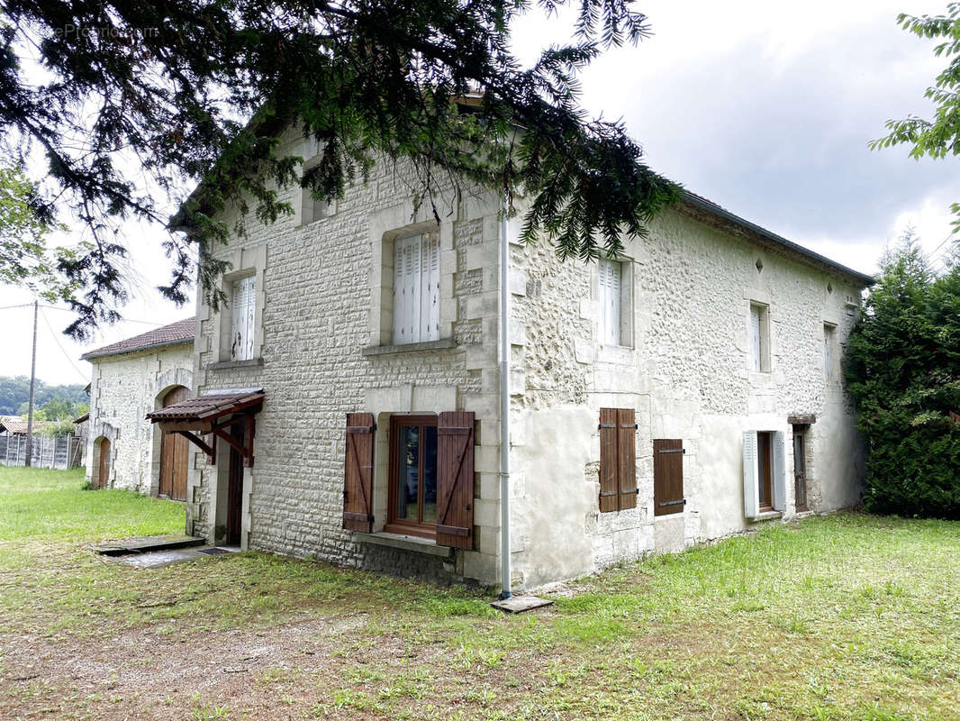 Maison à GRAND-BRASSAC