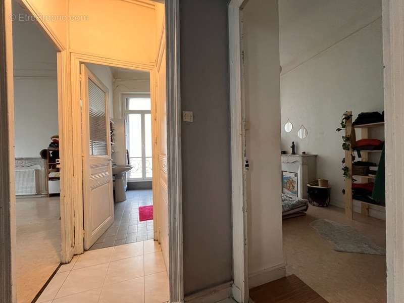 Appartement à MARSEILLE-1E