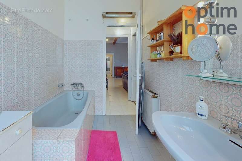 Appartement à MARSEILLE-1E