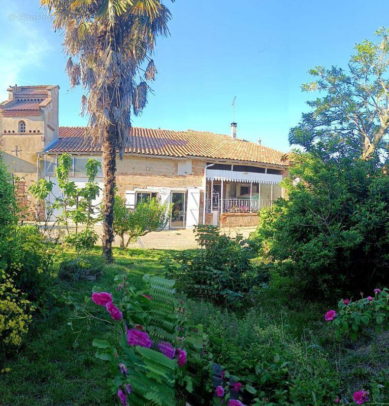 Maison à MONTBARTIER