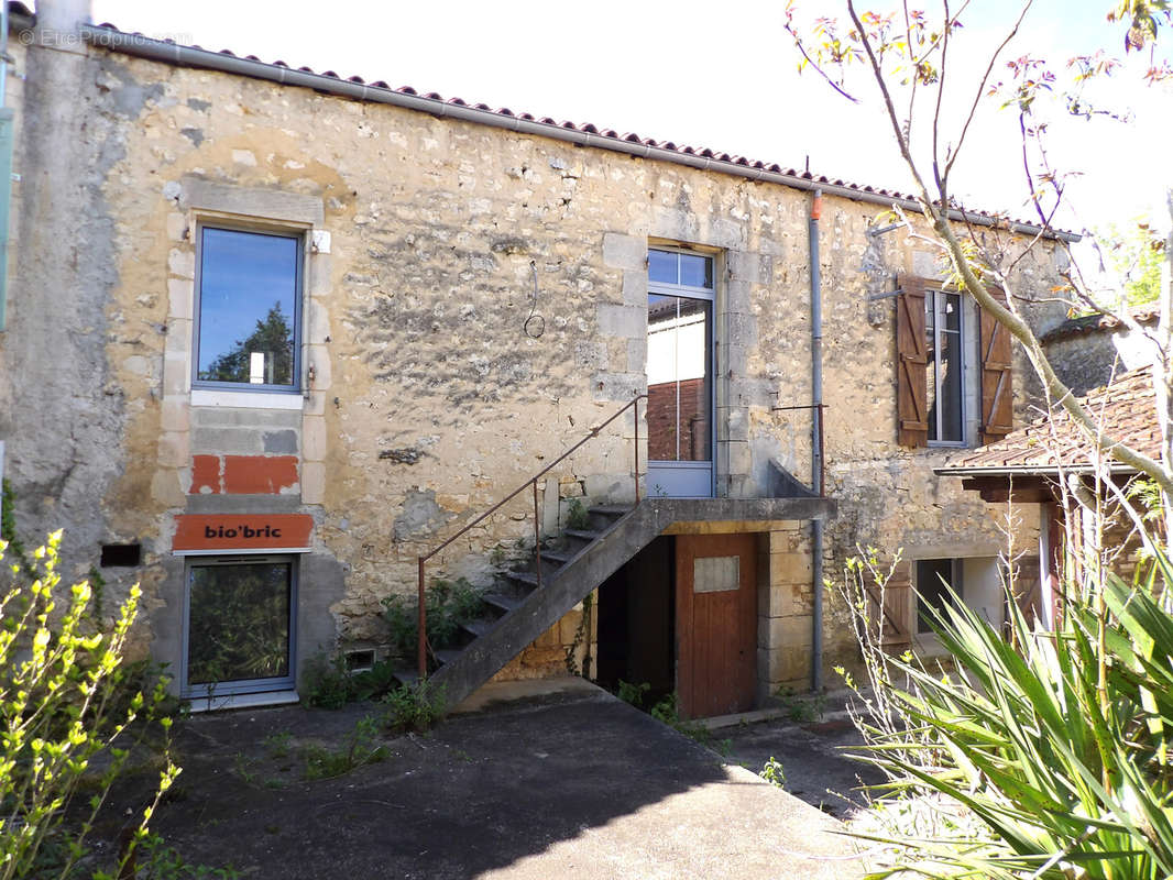 Maison à SAINT-SAVINIEN