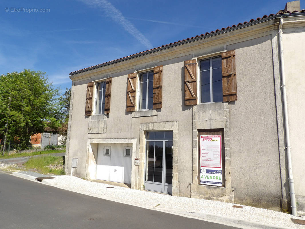 Appartement à SAINTES