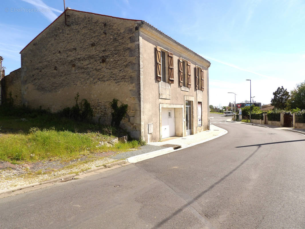 Appartement à SAINTES