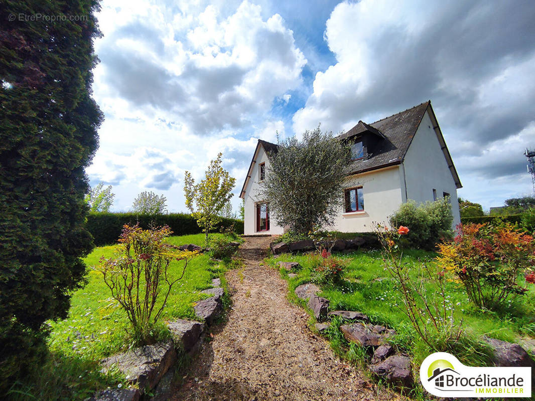 Maison à LA CHAPELLE-THOUARAULT