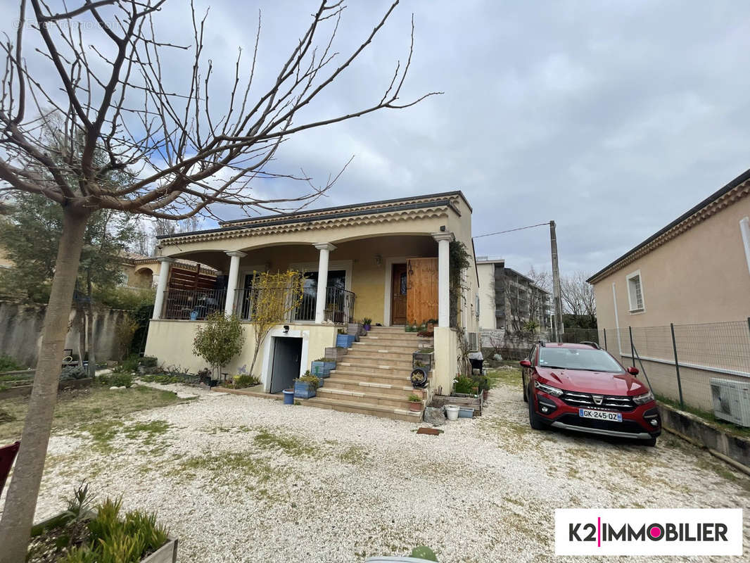 Maison à MONTELIMAR