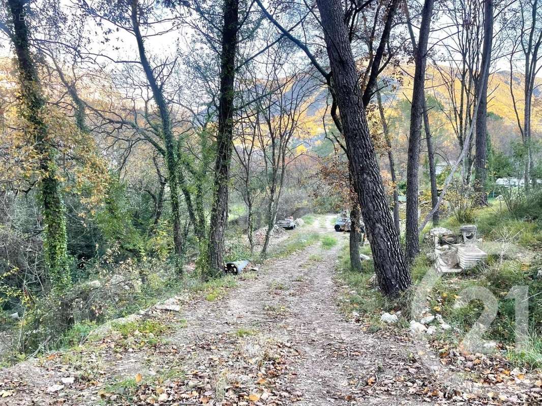 Terrain à LE BAR-SUR-LOUP