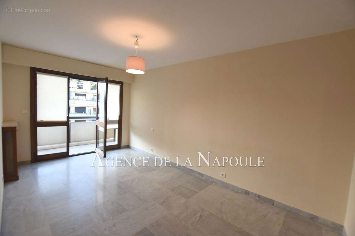 Appartement à MANDELIEU-LA-NAPOULE