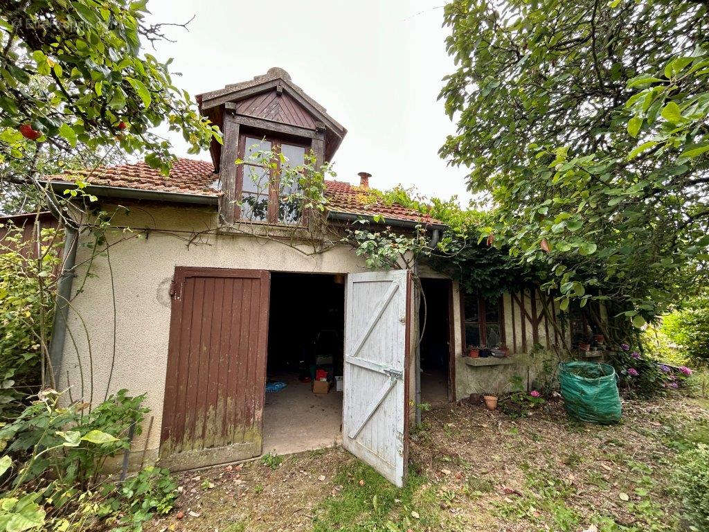 Maison à LA BAZOCHE-GOUET