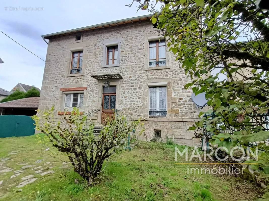 Maison à SAINT-HILAIRE-LE-CHATEAU