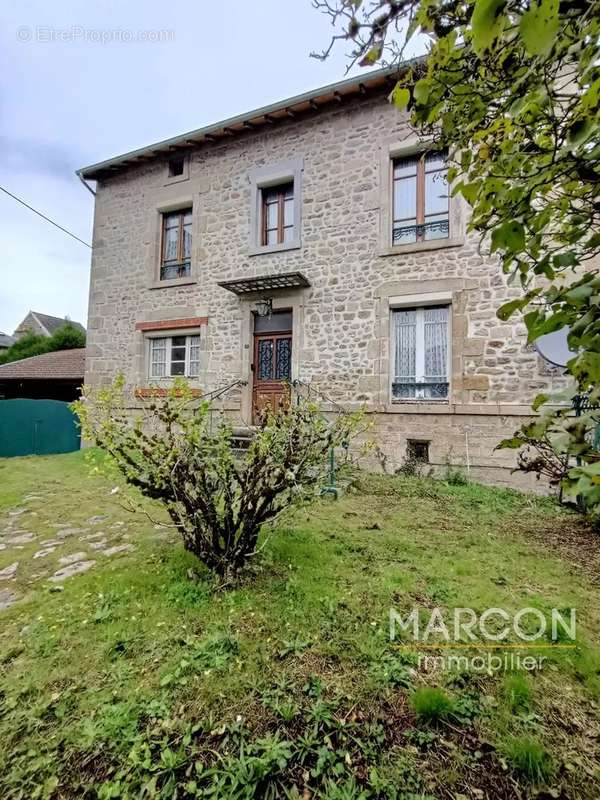 Maison à SAINT-HILAIRE-LE-CHATEAU