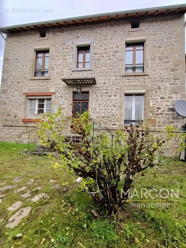 Maison à SAINT-HILAIRE-LE-CHATEAU