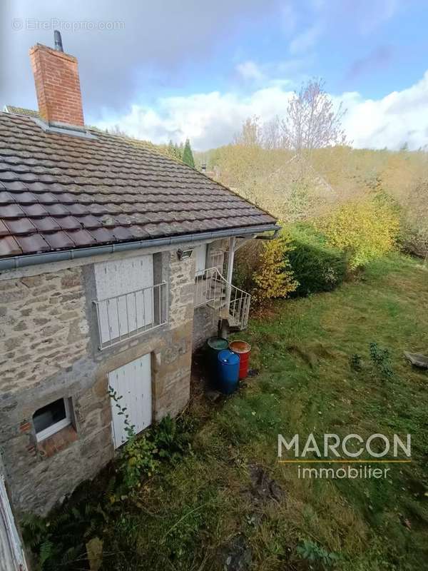 Maison à SAINT-HILAIRE-LE-CHATEAU