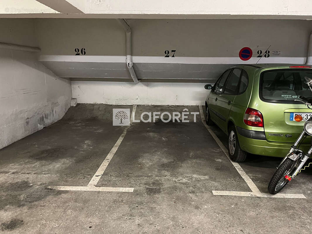 Parking à PARIS-12E