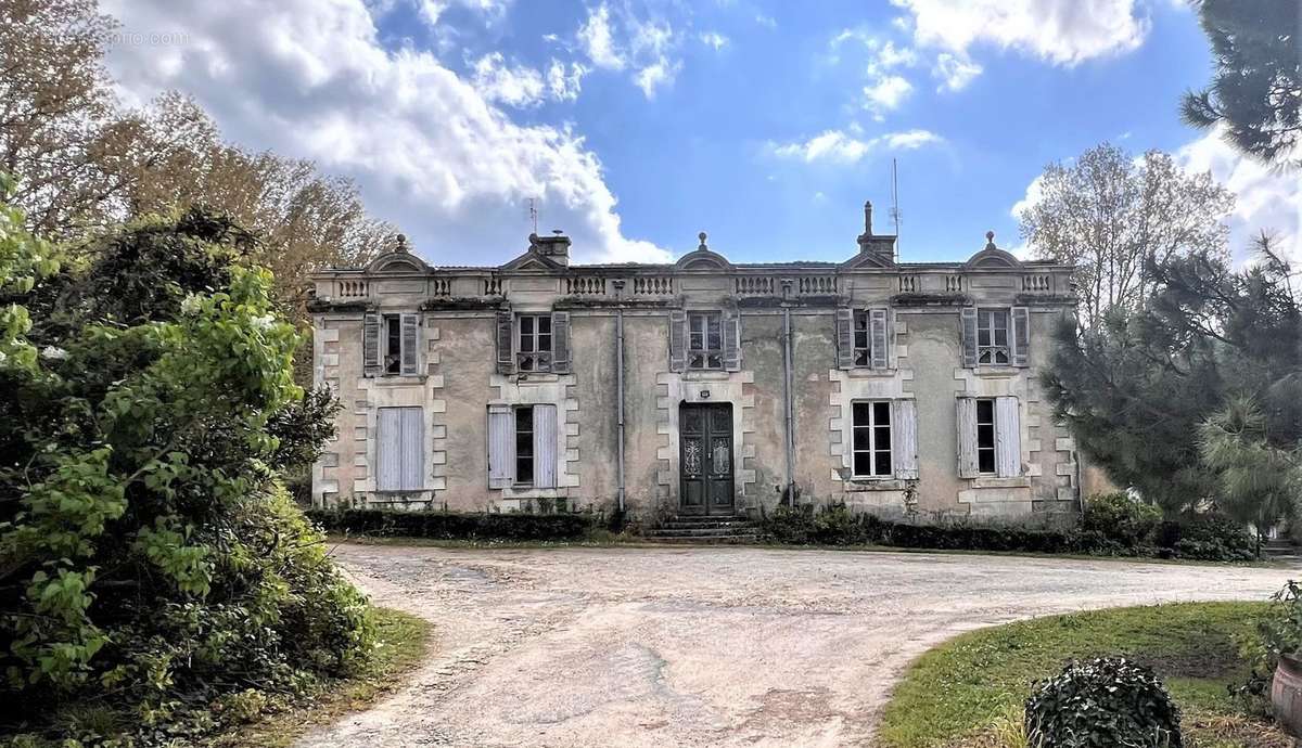 Maison à SAINTES