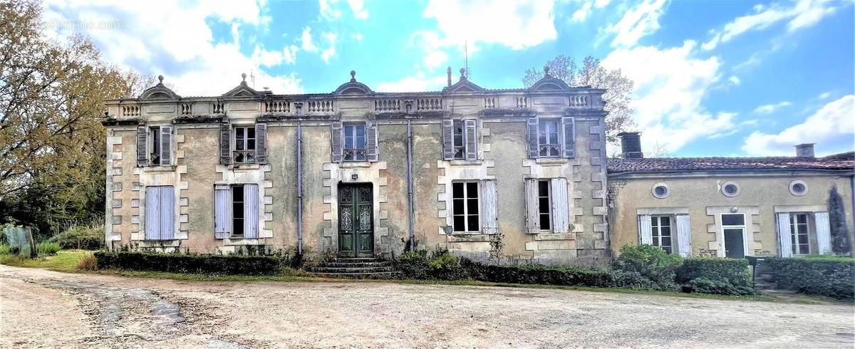 Maison à SAINTES