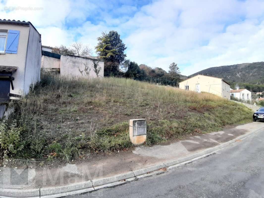 Terrain à QUILLAN