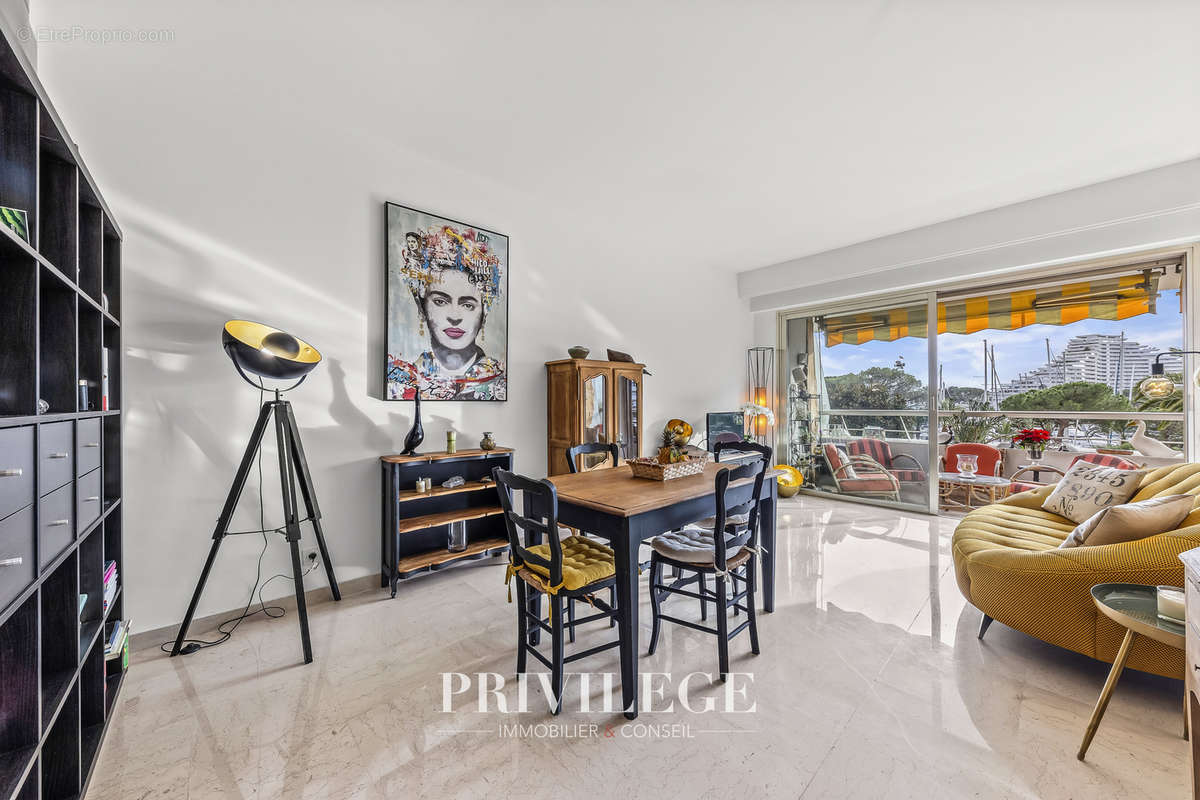 Appartement à VILLENEUVE-LOUBET