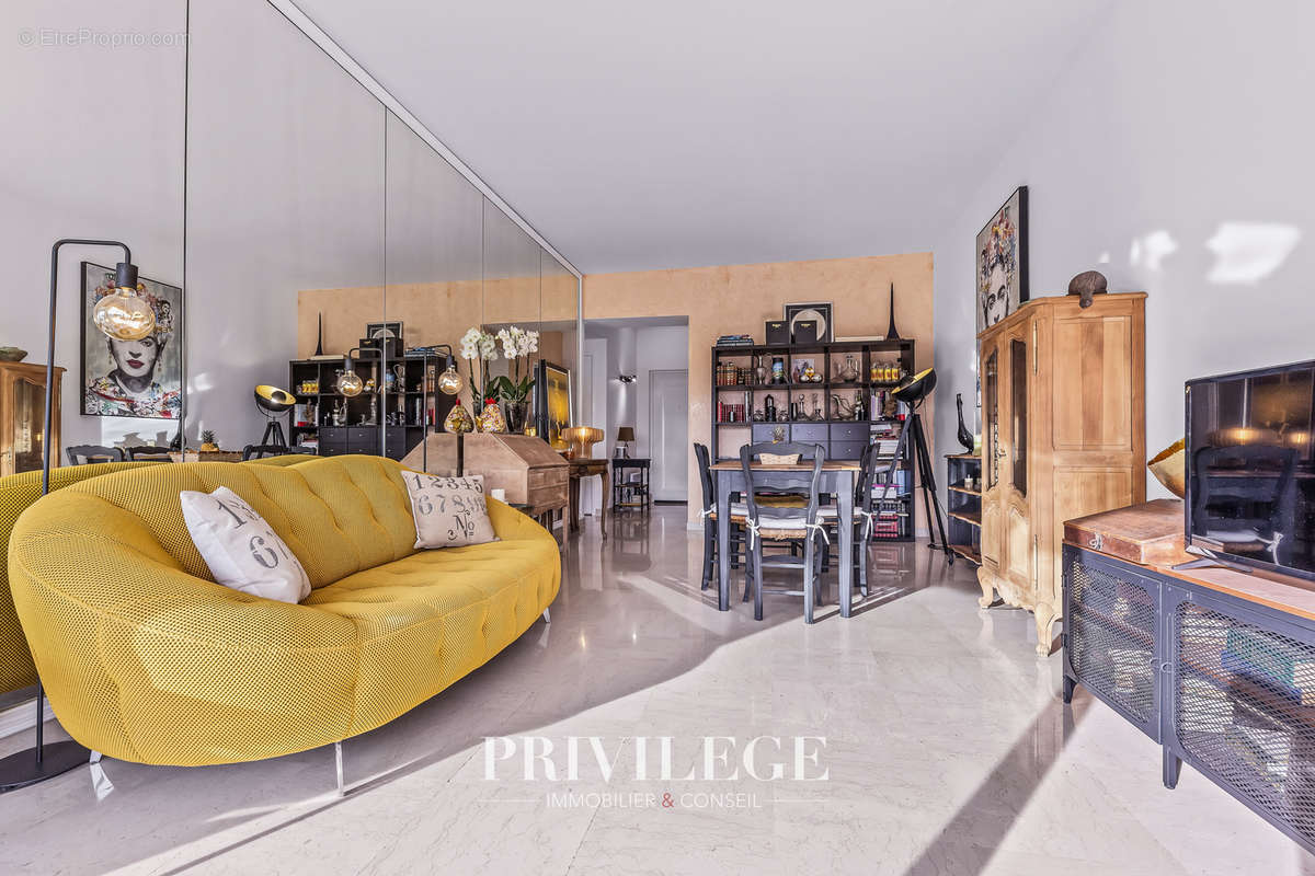 Appartement à VILLENEUVE-LOUBET