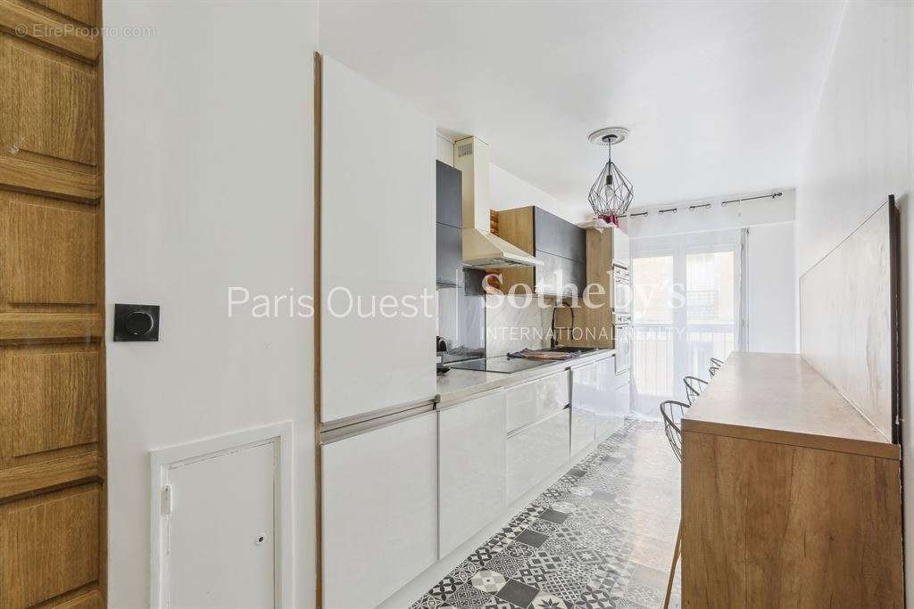 Appartement à PARIS-17E