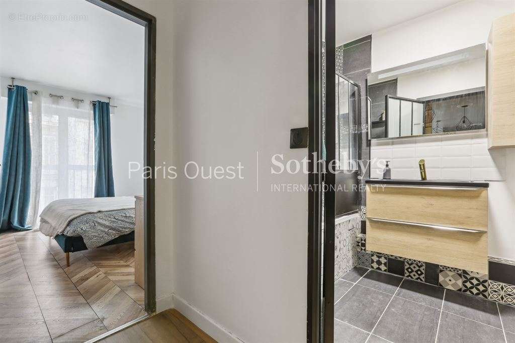 Appartement à PARIS-17E