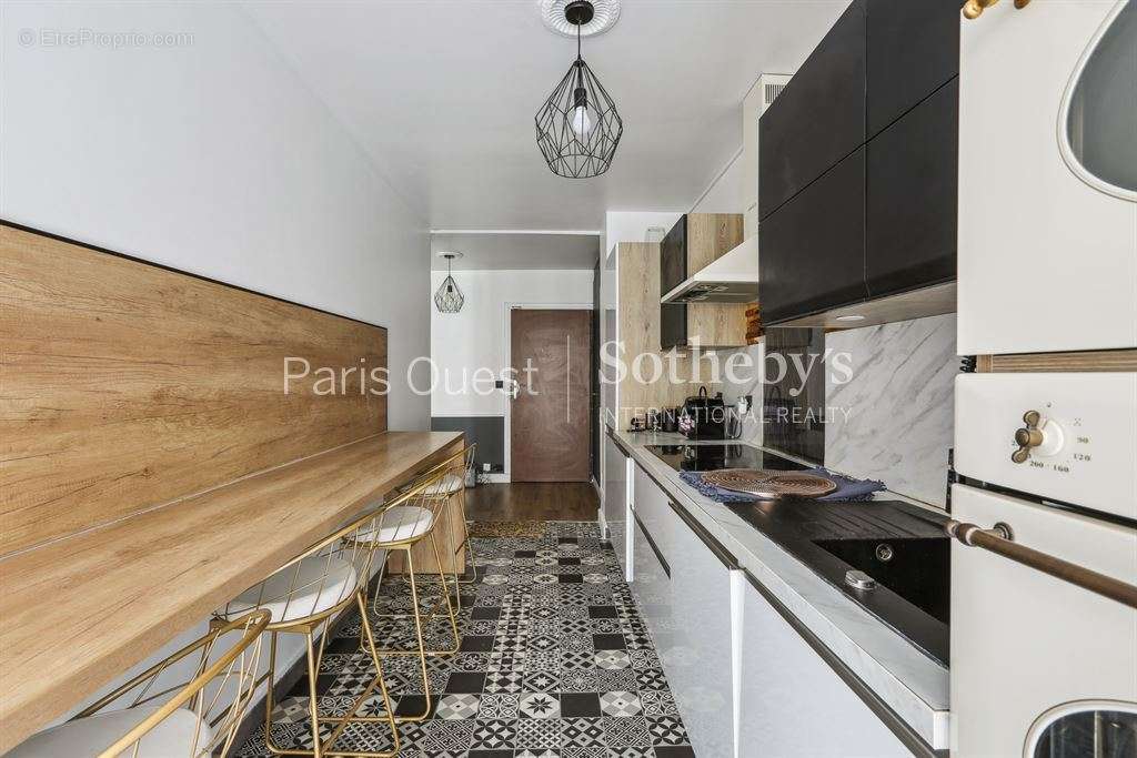 Appartement à PARIS-17E