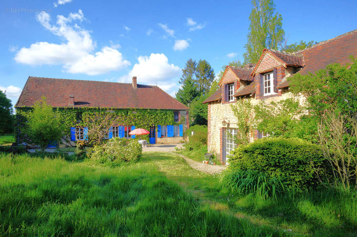 Maison à AILLANT-SUR-THOLON