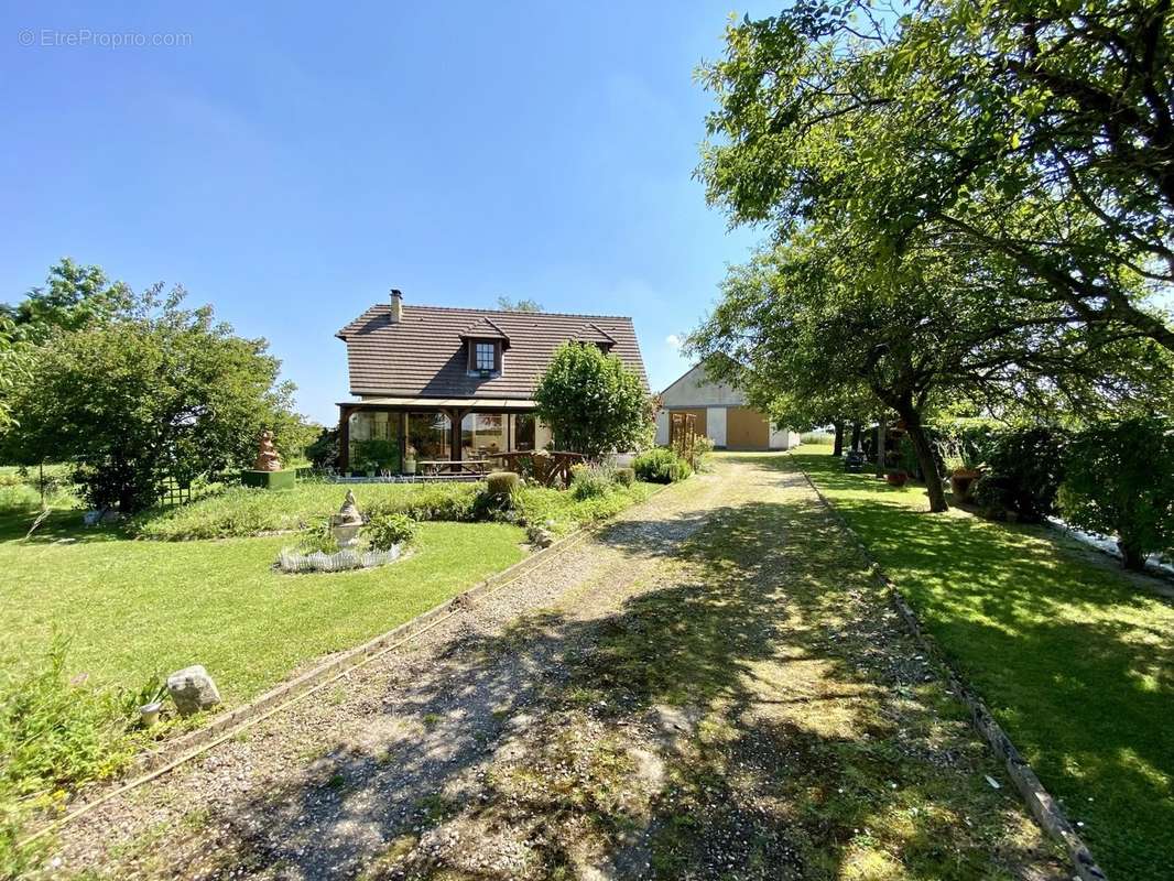 Maison à FERRIERES-HAUT-CLOCHER