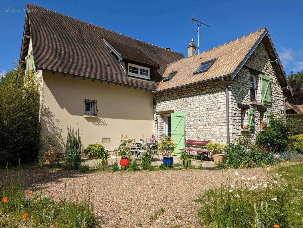 Maison à FONTAINE-SOUS-JOUY