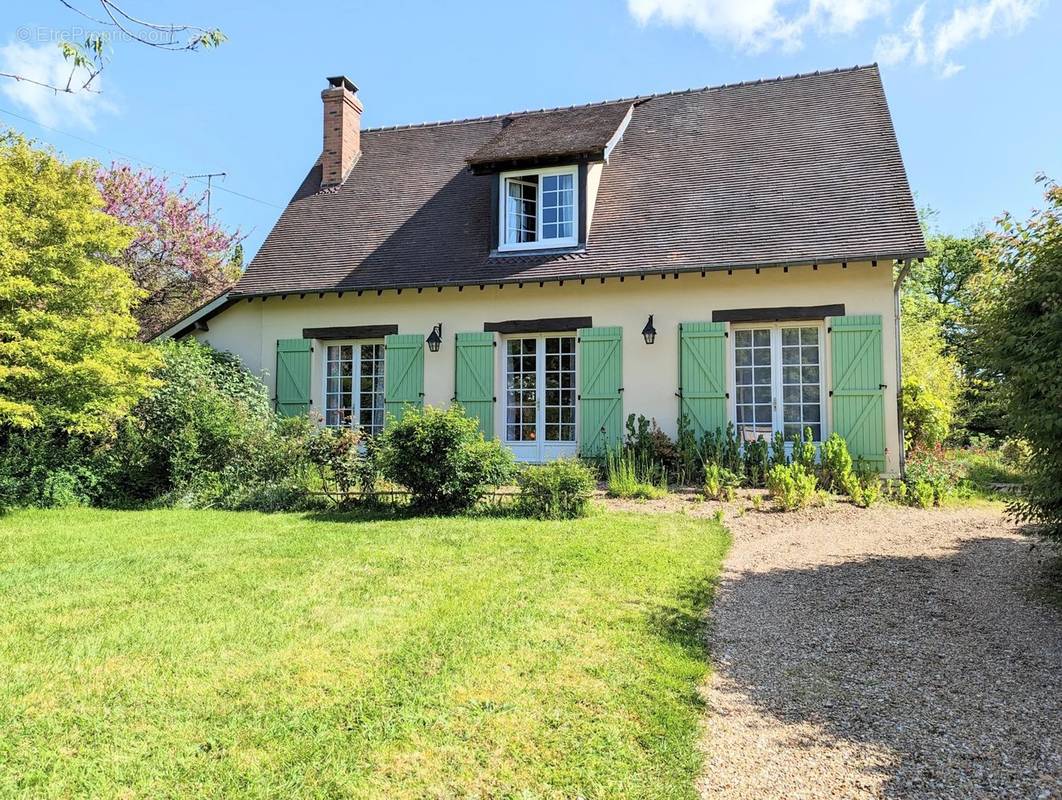 Maison à FONTAINE-SOUS-JOUY