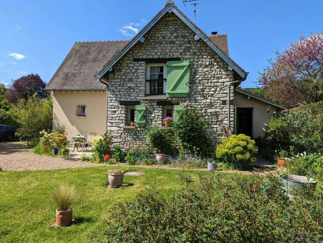 Maison à FONTAINE-SOUS-JOUY