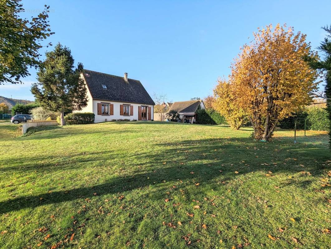 Maison à HARDENCOURT-COCHEREL