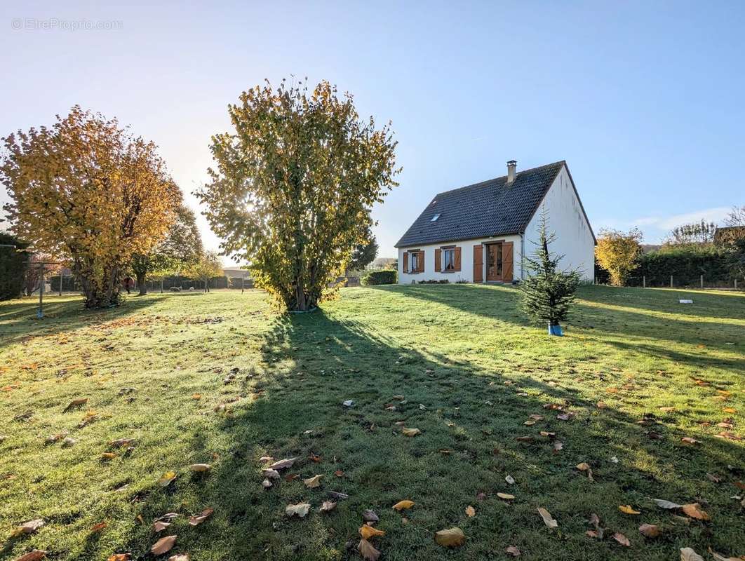 Maison à HARDENCOURT-COCHEREL