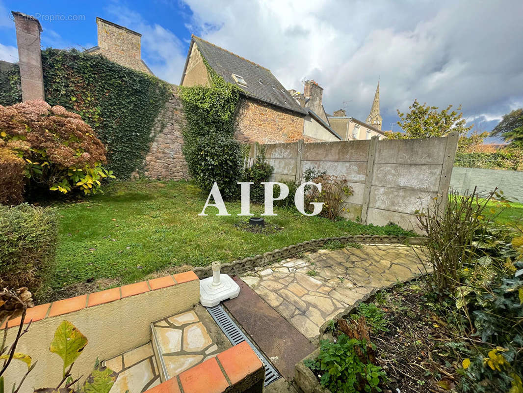 Maison à PLOUEZEC