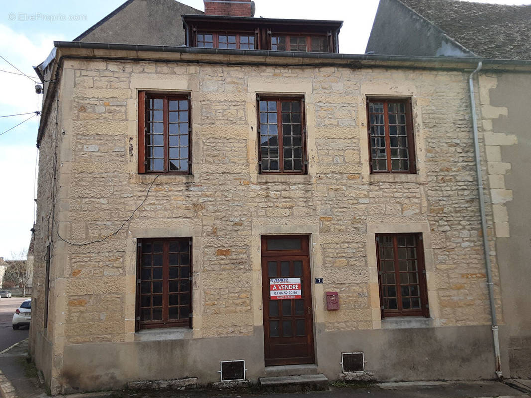 Maison à TANNAY