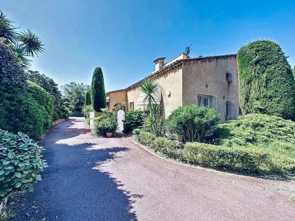 Maison à MOUGINS