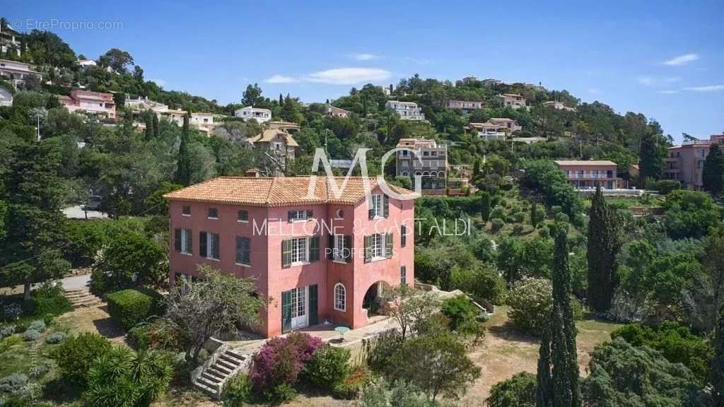 Maison à THEOULE-SUR-MER