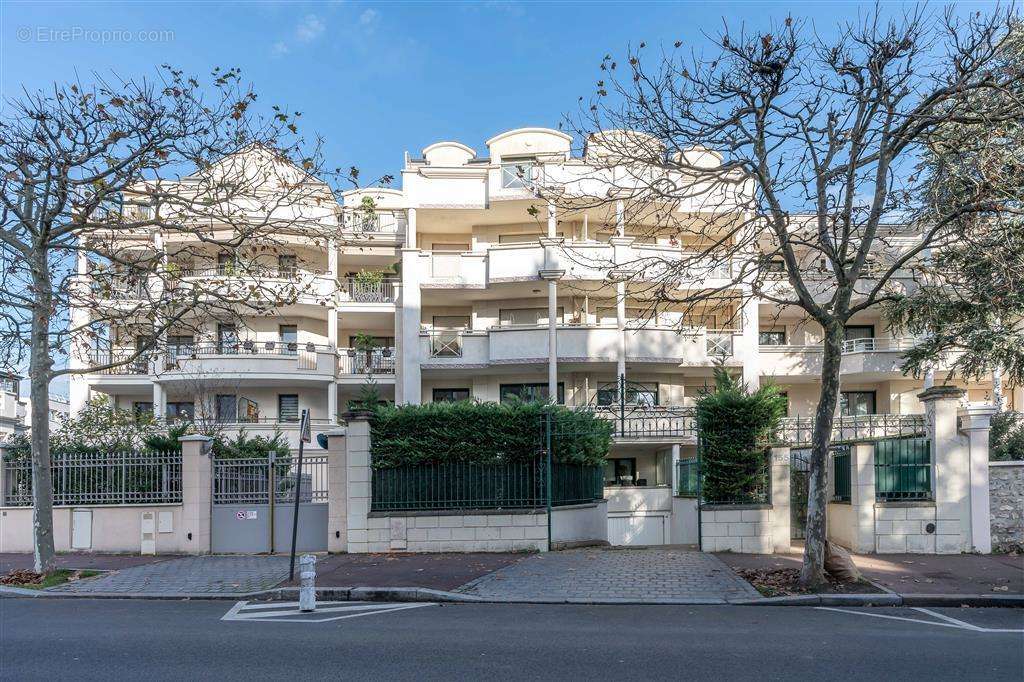 Appartement à LE PERREUX-SUR-MARNE