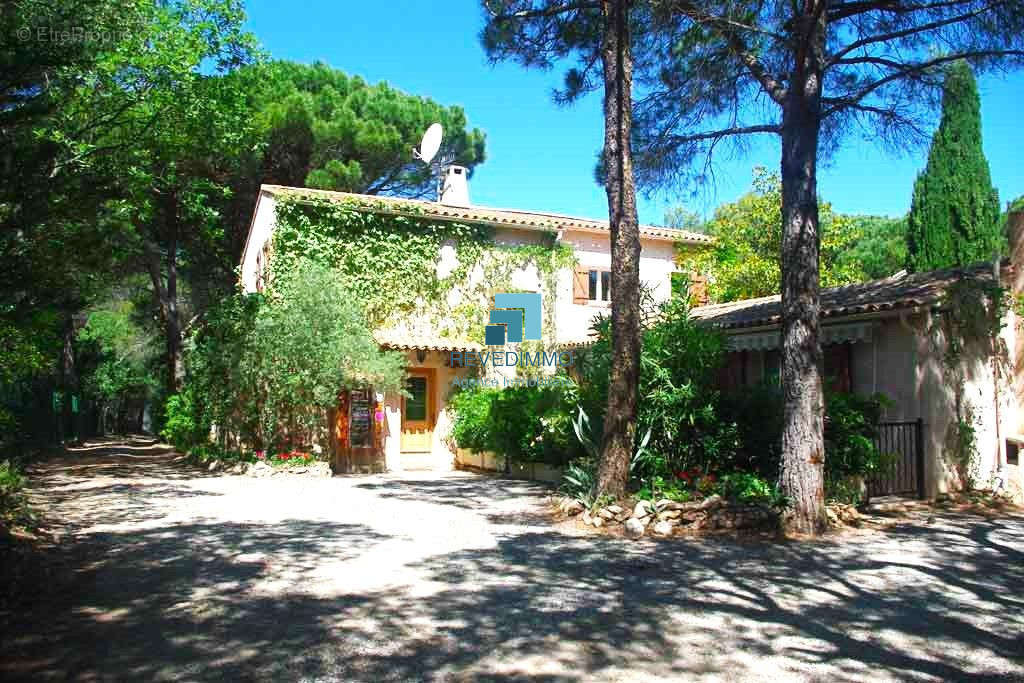 Maison à ROQUEBRUNE-SUR-ARGENS